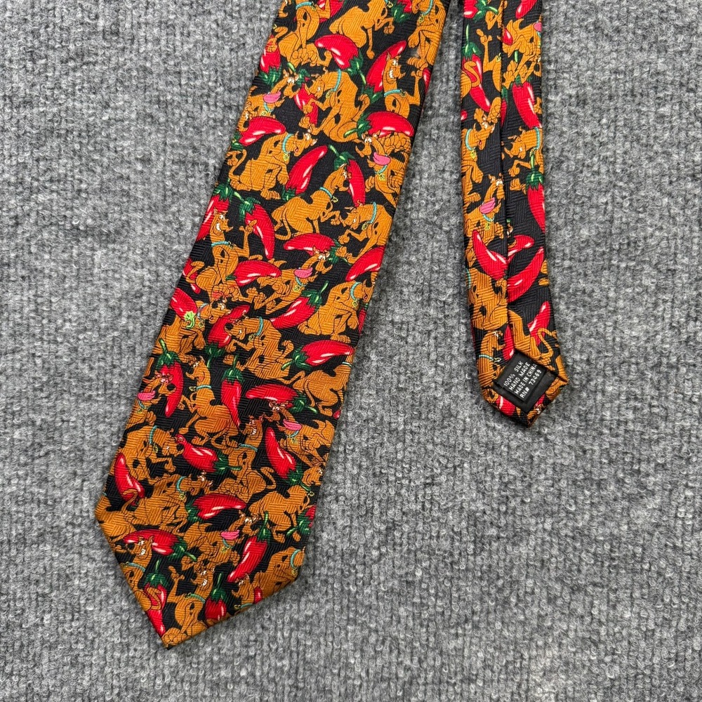 Cartoon Network Scooby-Doo Necktie 57" Black Red Silk Chili Pepper Novelty 2001